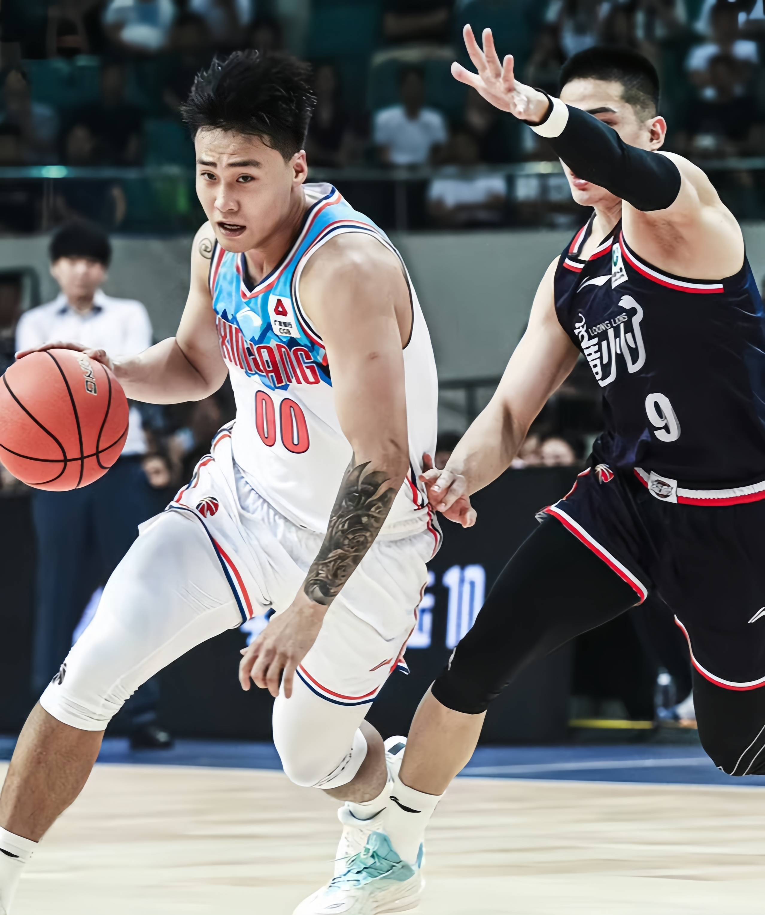 CBA季后赛倒计时，广州队今晚临场应变，细节引发关注，管理层满意，身体对抗强度拉满的简单介绍