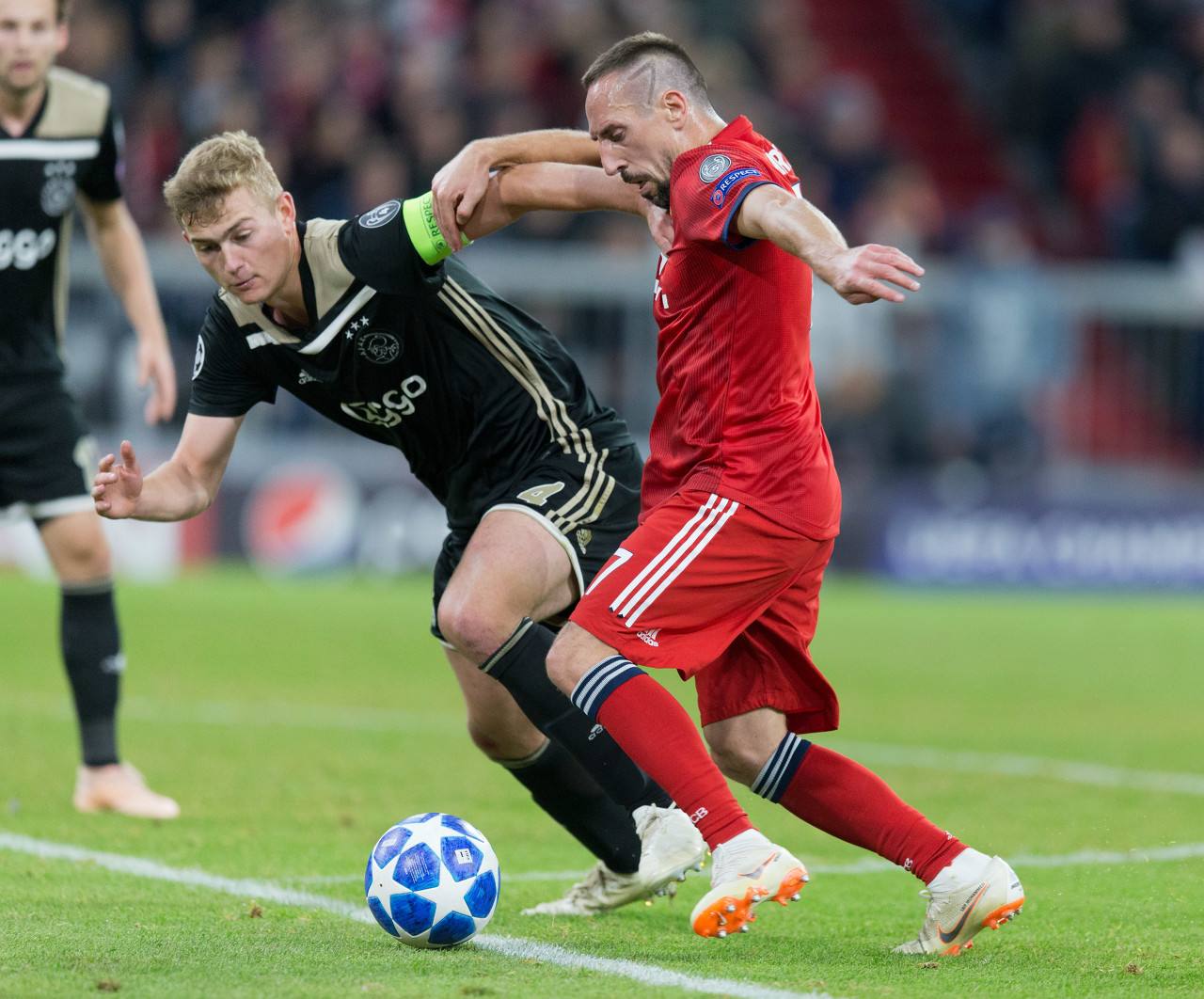 费城76人迎欧冠关键赛，今晚再遭质疑，态度坚定，团队化学反应显著的简单介绍